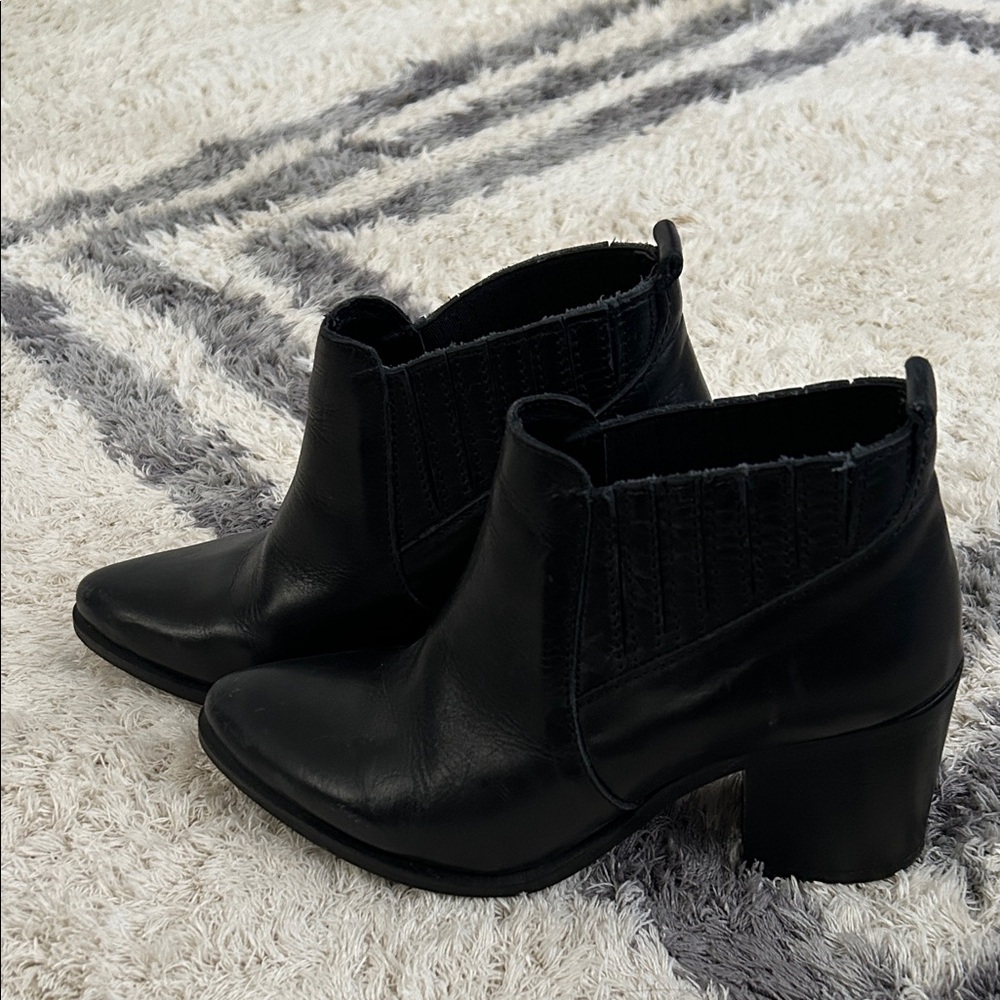 Steve Madden Black Ankle Boots - Picture 4 of 7